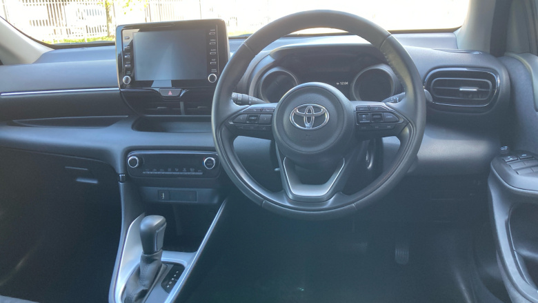 Toyota Yaris 1.5 Hybrid Design 5dr CVT Hybrid Hatchback